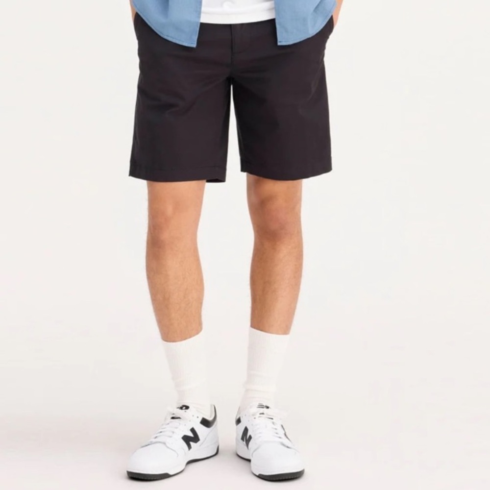 NWT Dockers Men's Ultimate 9.5" Supreme Flex
Black Shorts Size 29